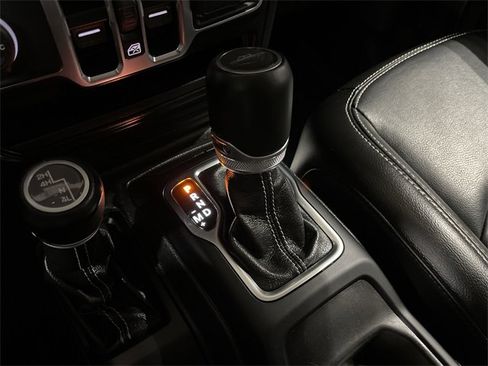 Used 2022 Jeep Gladiator Overland w/ Popular Equipment Package image 25