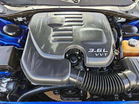 Used 2018 Chrysler 300 S w/ 300S Premium Group RWD image 27