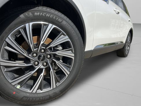 New 2026 Lincoln Aviator 2WD image 36