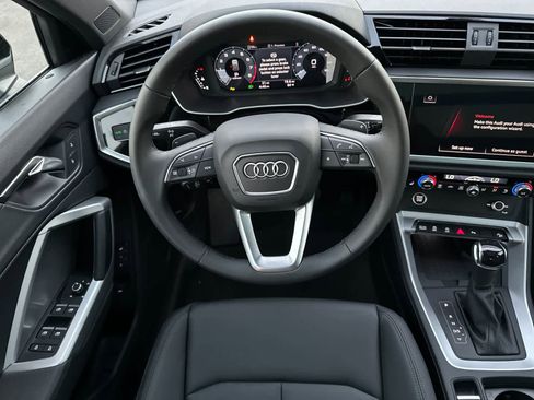 New 2025 Audi Q3 2.0T Premium image 14
