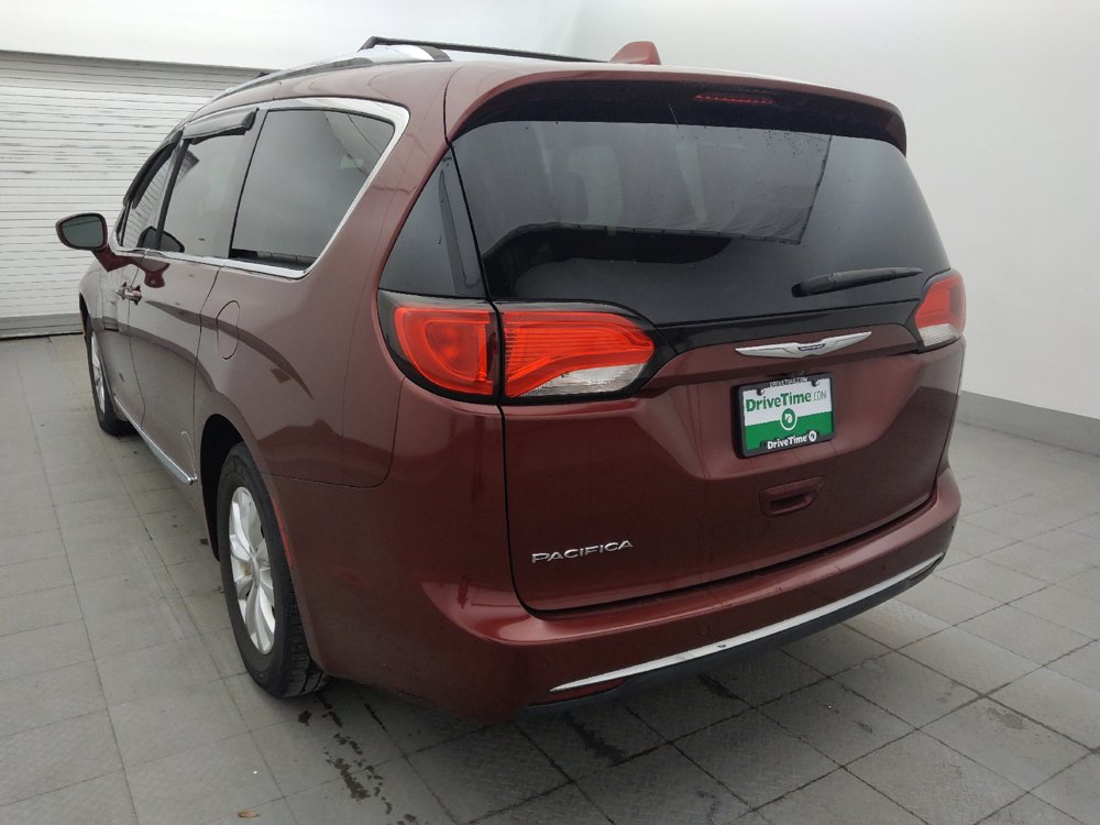 Used 2018 Chrysler Pacifica Touring-L Plus FWD image 5