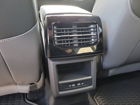 New 2025 Volkswagen ID.4 Pro image 14