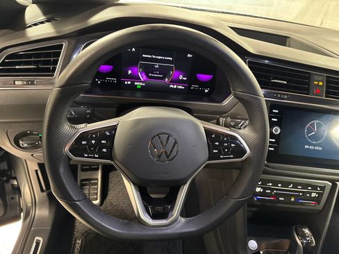 Used 2022 Volkswagen Tiguan SE R-Line AWD/4WD image 19