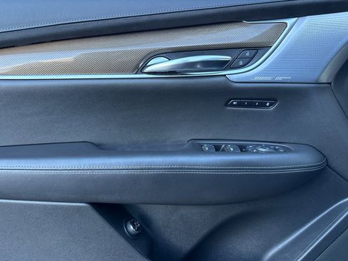 Used 2020 Cadillac XT6 Premium Luxury w/ Platinum Package image 12