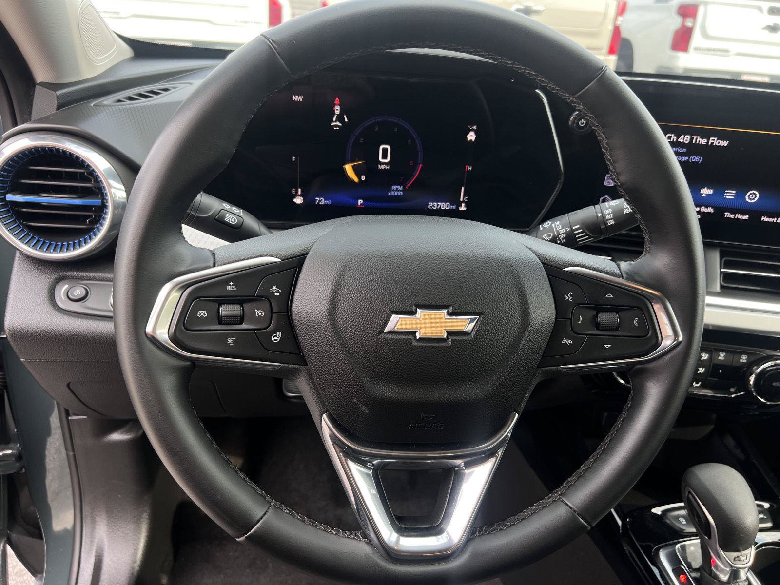 Used 2025 Chevrolet Trax LT w/ Driver Confidence Package FWD image 6