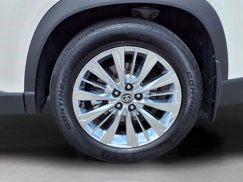 Certified 2024 Toyota Grand Highlander Platinum AWD/4WD image 3