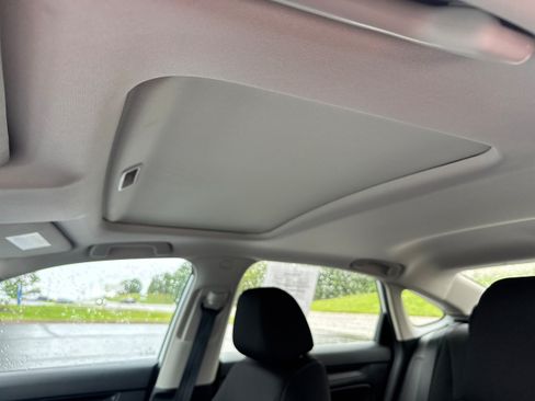 Used 2022 Honda Civic EX image 4