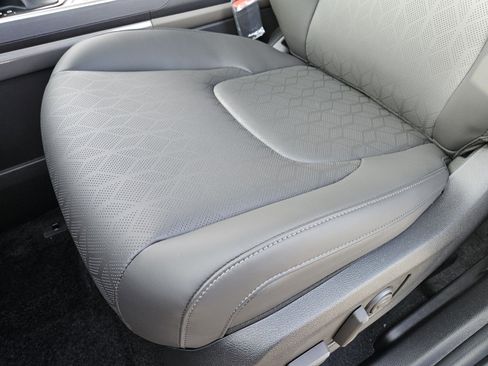 New 2026 Kia Carnival LXS image 8