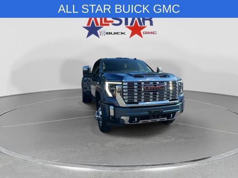 Used 2026 GMC Sierra 3500 Denali w/ Technology Package AWD/4WD image 2