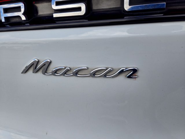 Used 2019 Porsche Macan AWD/4WD image 10