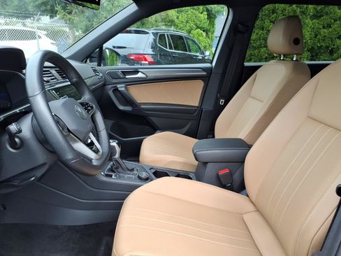 Certified 2023 Volkswagen Tiguan SE R-Line AWD/4WD image 16