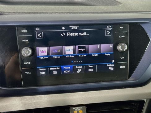Used 2022 Volkswagen Taos SE FWD image 15