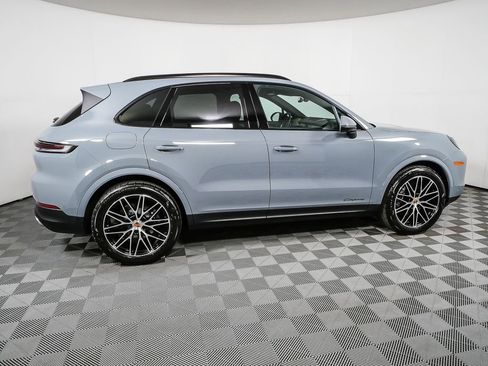 New 2026 Porsche Cayenne image 28
