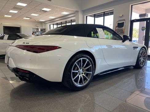 Used 2023 Mercedes-Benz SL 43 AMG image 11