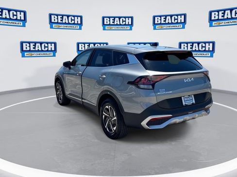 Used 2023 Kia Sportage LX AWD/4WD image 6