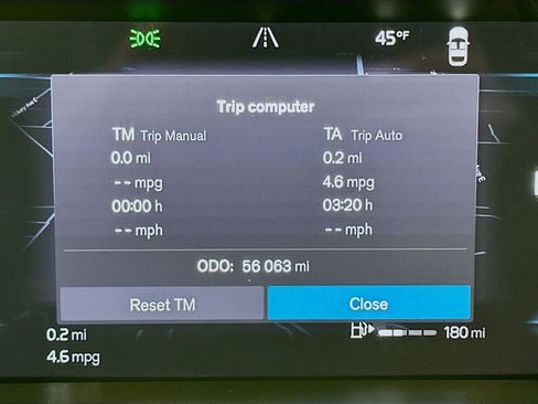 Used 2023 Volvo XC60 B5 Plus image 48