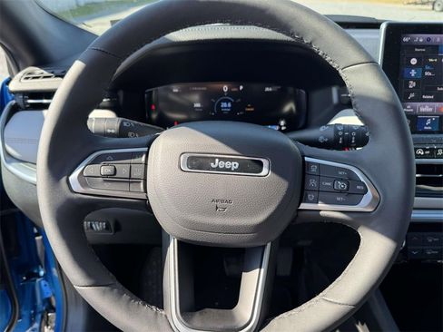 Used 2025 Jeep Compass Limited w/ Elite Group image 17