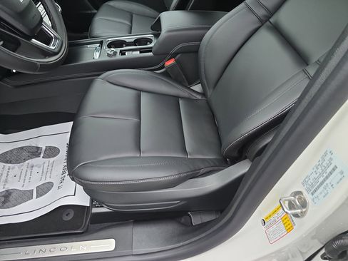 New 2026 Lincoln Corsair Premiere image 28