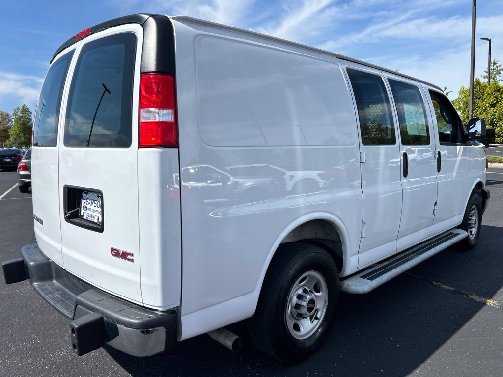 Used 2025 GMC Savana 2500 w/ Driver Convenience Package RWD image 4