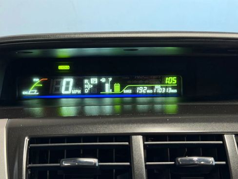 Used 2012 Toyota Prius V Five image 10