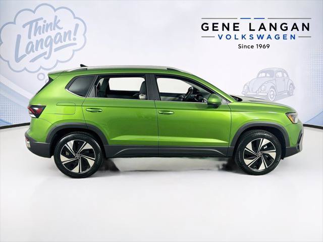 New 2027 Volkswagen Taos SE AWD/4WD image 4