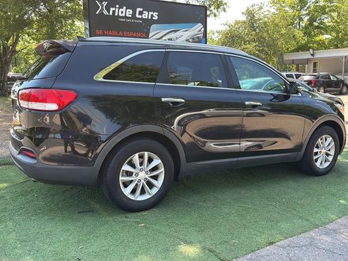 Used 2016 Kia Sorento FWD w/ LX Convenience Package image 11
