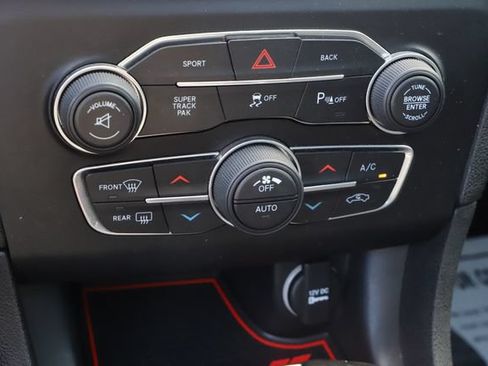 Used 2016 Dodge Charger R/T Scat Pack w/ Beats Audio Group RWD image 32