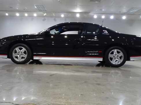 Used 2002 Chevrolet Monte Carlo SS w/ Pace Car Replica Pkg FWD image 7