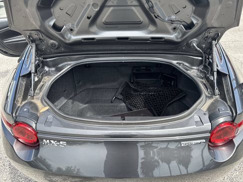 Used 2022 MAZDA MX-5 Miata RF Grand Touring RWD image 12