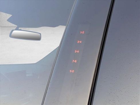 Used 2022 Ford Explorer XLT w/ Equipment Group 202A image 13