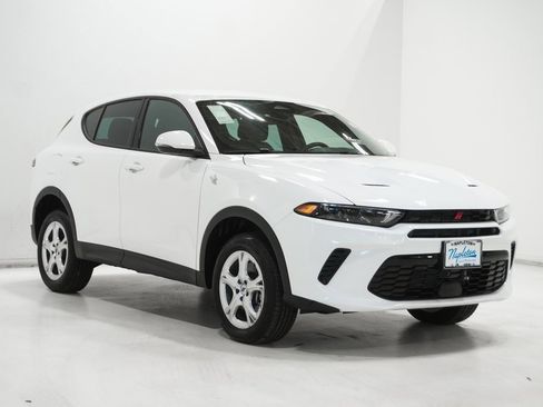 Used 2024 Dodge Hornet GT image 4