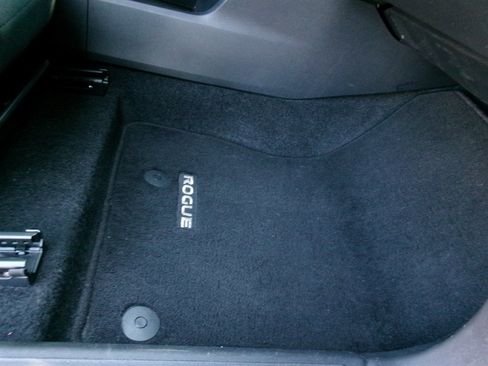 Used 2024 Nissan Rogue S AWD/4WD image 21