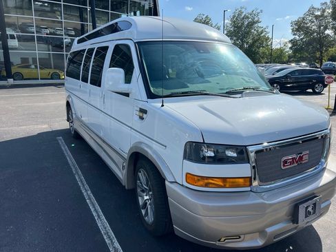 Used 2020 GMC Savana 2500 Extended w/ Enhanced Convenience Package RWD image 2