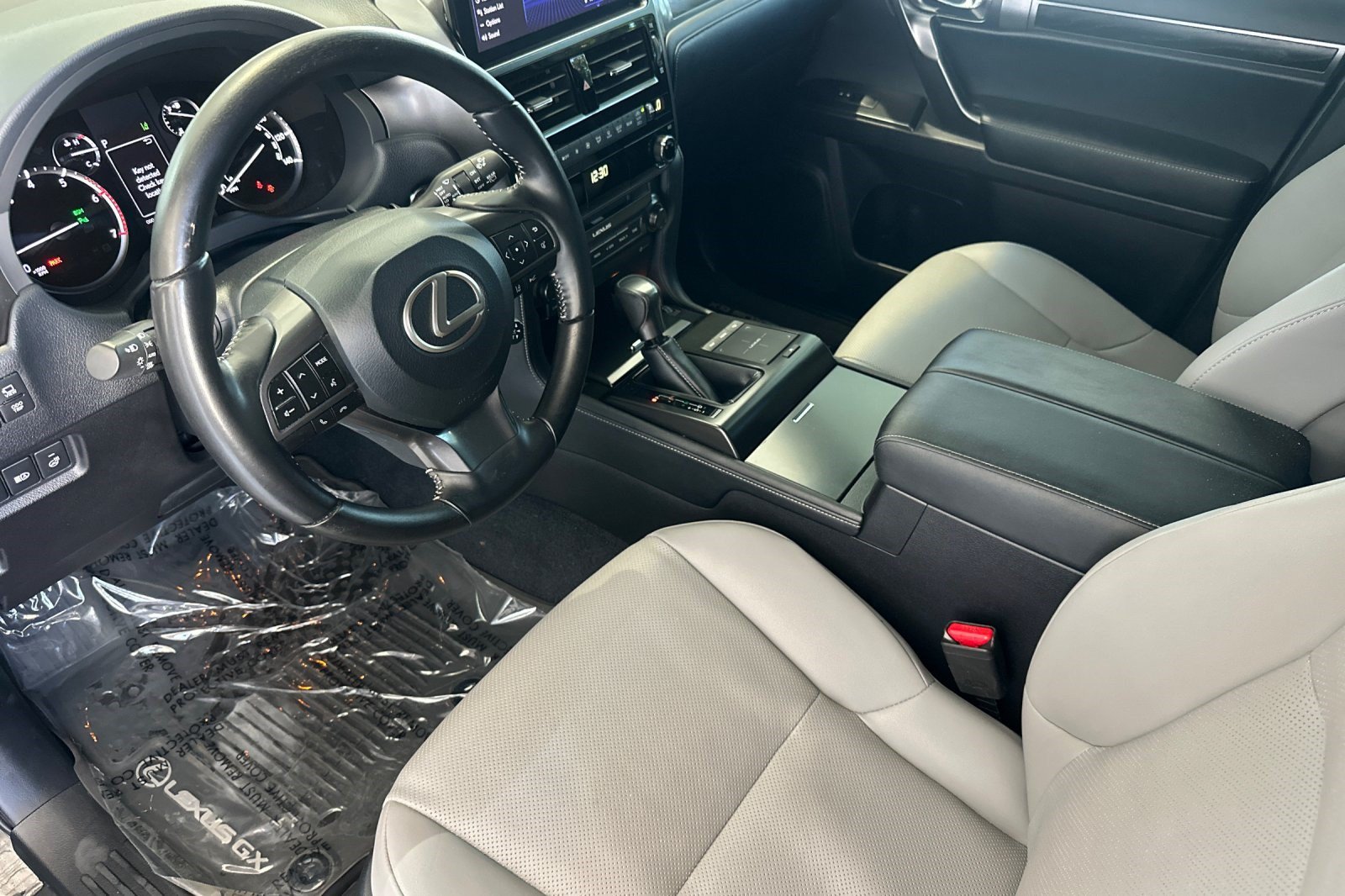 Certified 2023 Lexus GX 460 w/ Black Line Special Edition AWD/4WD image 11