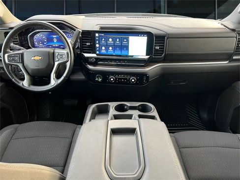 Used 2022 Chevrolet Silverado 1500 LT image 10