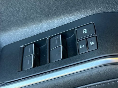 New 2026 Toyota Highlander Limited AWD/4WD image 11