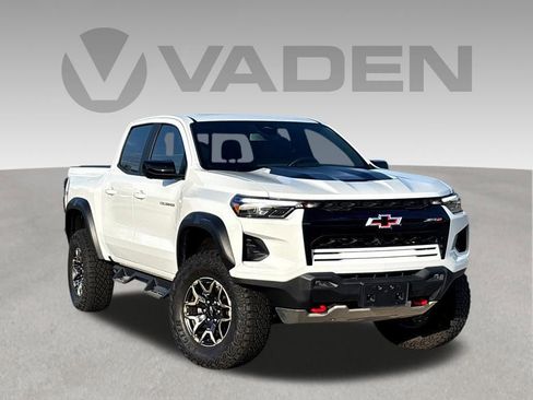 Used 2023 Chevrolet Colorado ZR2 w/ ZR2 Convenience Package III AWD/4WD image 1