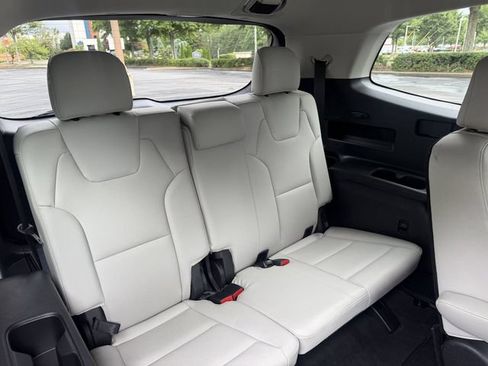 Certified 2024 Kia Telluride EX w/ EX Captain's Chair Package FWD image 35