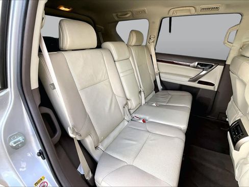 Used 2016 Lexus GX 460 w/ Premium Package AWD/4WD image 19