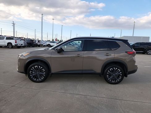 Certified 2025 Nissan Rogue SL w/ Tech Package image 8