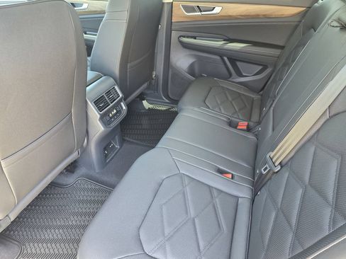 New 2026 Volkswagen Atlas SE FWD image 23
