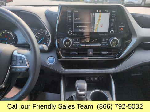 Certified 2020 Toyota Highlander XLE AWD/4WD image 19