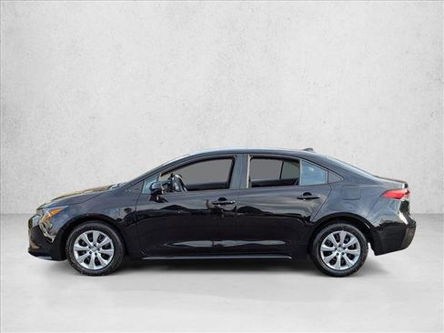 Used 2025 Toyota Corolla LE image 9