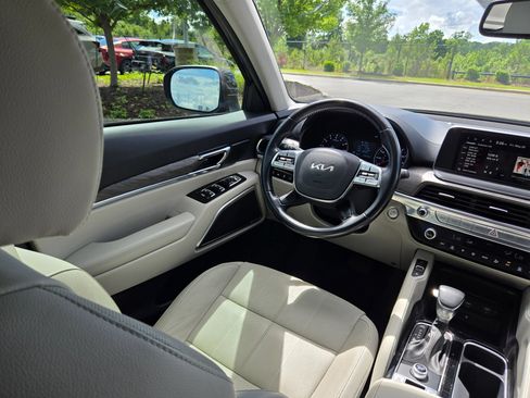 Used 2022 Kia Telluride EX FWD image 22