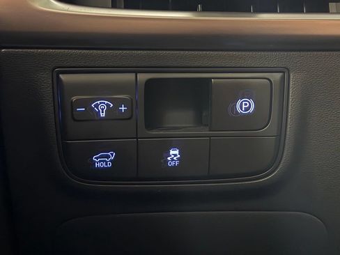 Certified 2025 Hyundai Tucson Limited AWD/4WD image 14