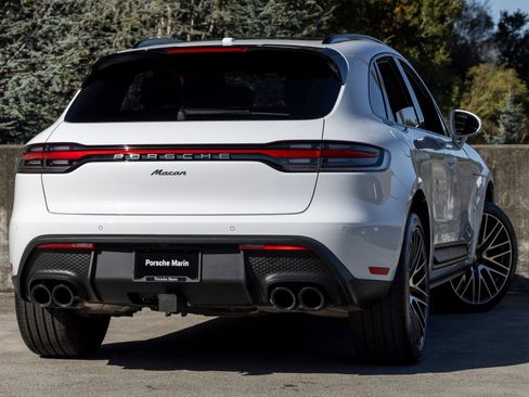 Certified 2025 Porsche Macan AWD/4WD image 11