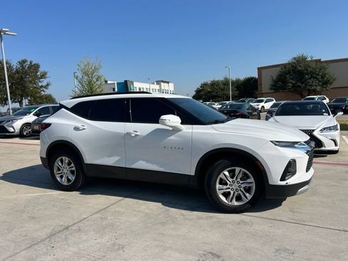 Used 2019 Chevrolet Blazer LT FWD image 2