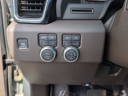 Used 2025 GMC Sierra 2500 Denali AWD/4WD image 28