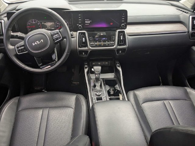 Used 2023 Kia Sorento EX w/ Panoramic Sunroof Package FWD image 15