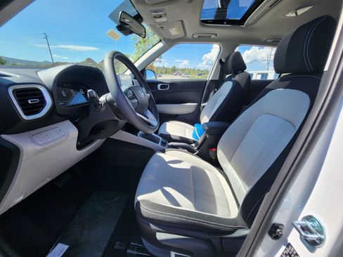 New 2026 Hyundai Venue SEL FWD image 11